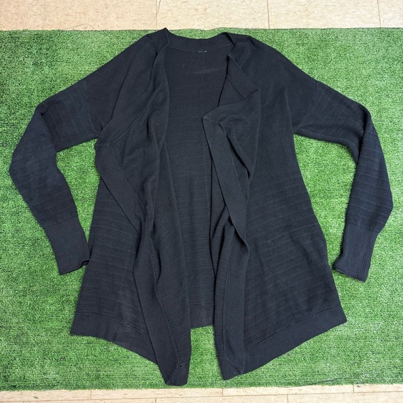 Lululemon Find Your Calm Wrap in Black, Size L ? - Picture 2 of 10